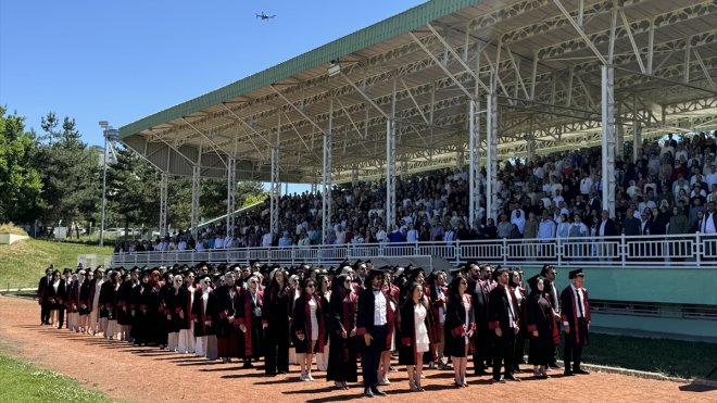 ERZURUM - Üniversite mezuniyet töreninde, Filistin bayrağının renklerinde balonlar gökyüzüne bırakıldı1