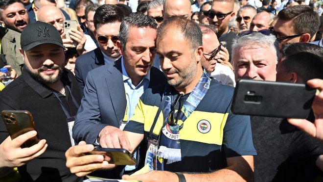 Fenerbahçe Kulübü seçimli olağan genel kurulunda oy verme işlemi başladı