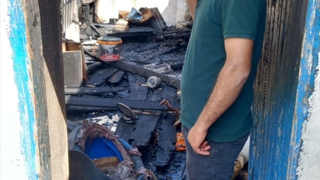 KARS - Evde çıkan yangın söndürüldü1