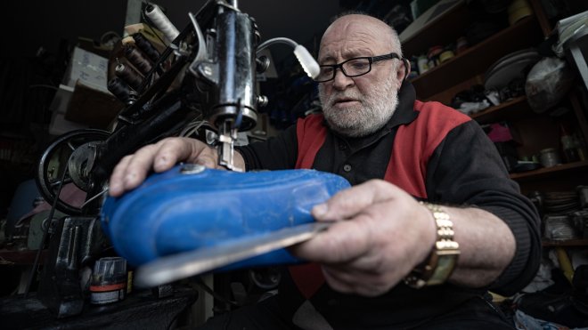 Patenci dede mahalledeki çocuklara ücretsiz ders veriyor1