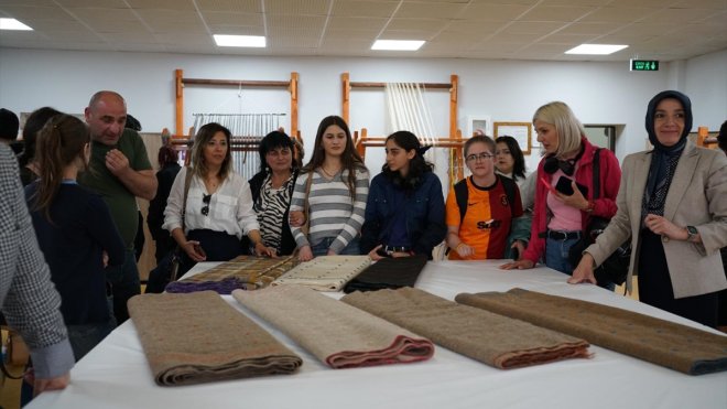 Tiflisli öğretmen ve öğrencilere "İki Şehrin Hikayesi" projesi ile Erzurum tanıtıldı