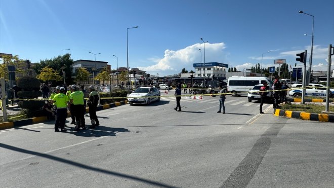 Van'da meton mikserinin çarptığı bisiklet sürücüsü hayatını kaybetti