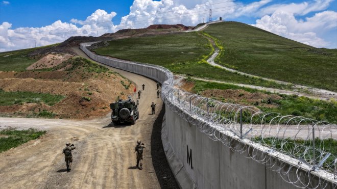 Van-İran sınırında inşa edilen güvenlik duvarının 173 kilometresi tamamlandı