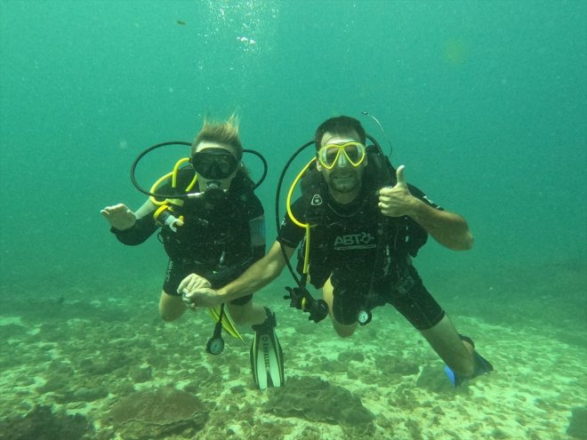 karavanlarıyla - çift, gezme gerçekleştiriyor AĞRI hayallerini dünyayı Alman 1