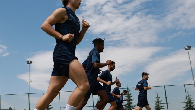 Alanyaspor'da futbolculara laktat testi uygulandı