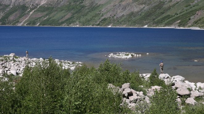 Bitlis'te jandarma ekipleri, huzur ve güvenliği sağlarken biyoçeşitliliği de koruyor
