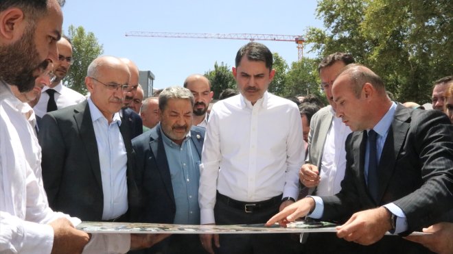 Deprem bölgesinde sene sonuna kadar 200 bin konutun teslim edilmesi hedefleniyor