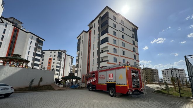 Elazığ'da bir binanın bodrumunda çıkan yangın söndürüldü