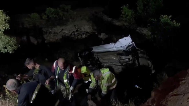 ELAZIĞ - Devrilen otomobildeki 2 kişi öldü, 1 kişi yaralandı1