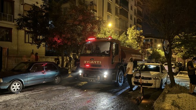 Elazığ'da evde çıkan yangında bir kişi dumandan etkilendi