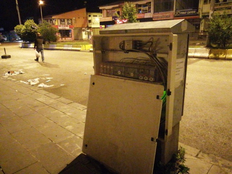 Elektrik panoları tehlike saçıyor1