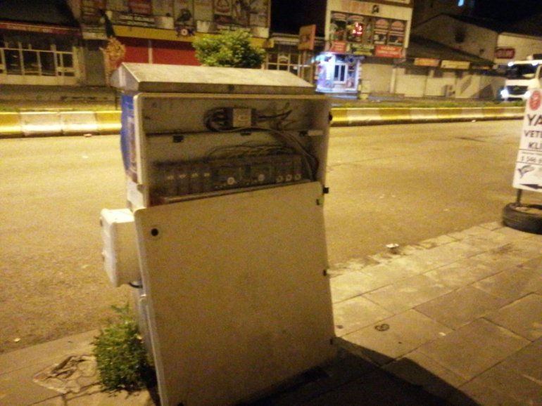 Elektrik panoları tehlike saçıyor2