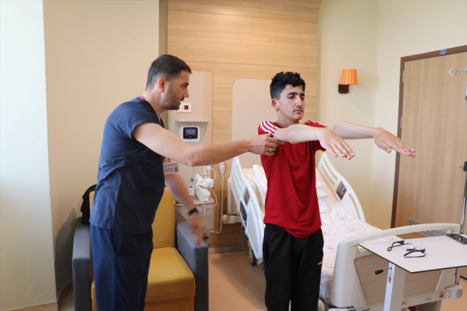 - çocuk istiyor zorbalık olmak doktor devam Kamburundan edip eğitimine mağduru kurtulan ERZURUM 1