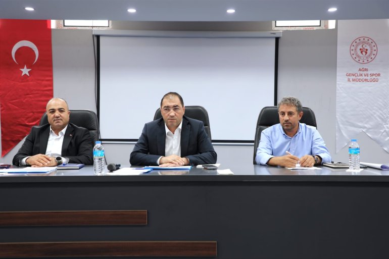 İl Müdürü Çelebi, Antrenörlerle Bir Araya Geldi1