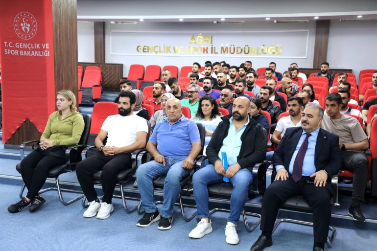 İl Müdürü Çelebi, Antrenörlerle Bir Araya Geldi2