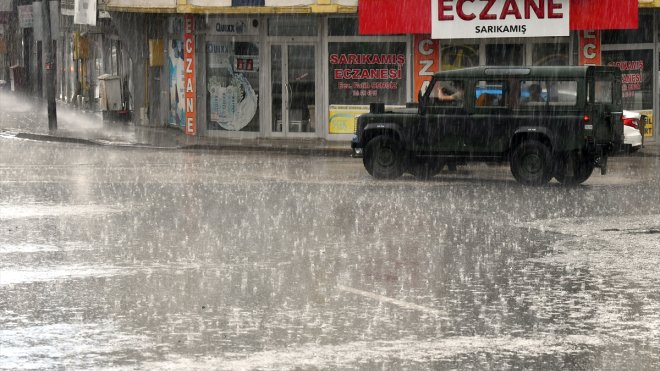 KARS - Sağanak etkili oldu1