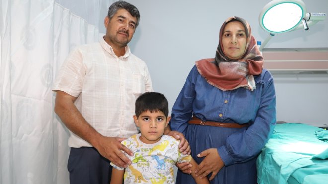 Malatya'da konteyner kentlerde kalan 44 depremzede çocuk sünnet ettirildi