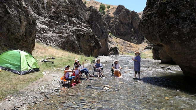 Muş'taki Kızılağaç Kanyonu doğaseverlerin yeni rotası oldu