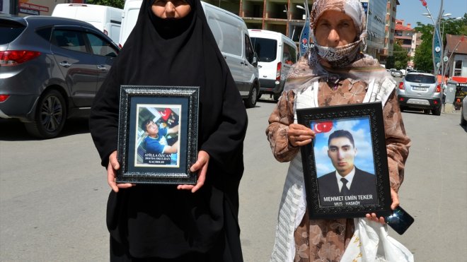 MUŞ - Muşlu aileler DEM Parti önündeki evlat nöbetini sürdürdü1