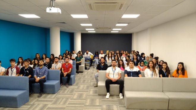 Van'da mesleki eğitim programına katılan 150 kişiye işe katılım belgesi verildi