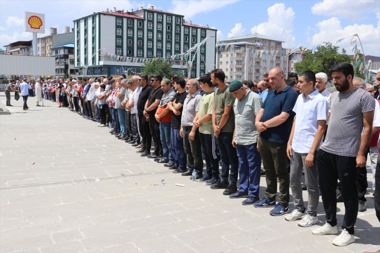 Ağrıda İsmail Heniyye için gıyabi cenaze namazı kılındı1