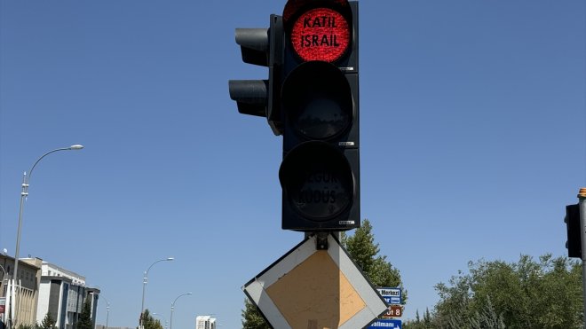 ELAZIĞ - İsrail trafik ışıklarıyla protesto edildi1