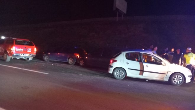 Erzurum'da 5 aracın karıştığı kazada 8 kişi yaralandı