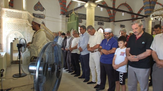 Keban'da 40 camide Heniyye için gıyabi cenaze namazı kılındı