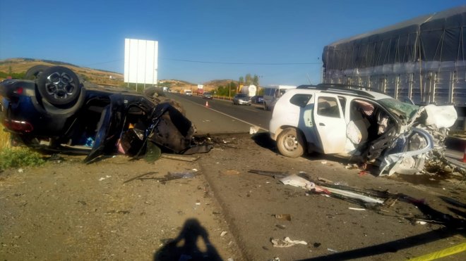 Malatya'da zincirleme trafik kazasında 2 kişi öldü, 4 kişi yaralandı
