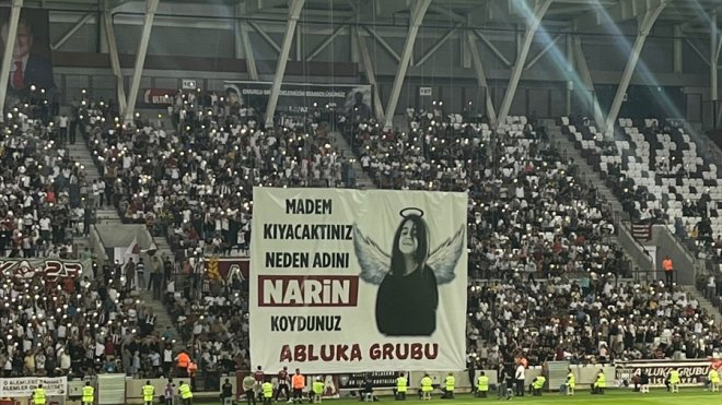 Çimentaş Elazığspor-Nazillispor maçında "Narin" için pankart açıldı