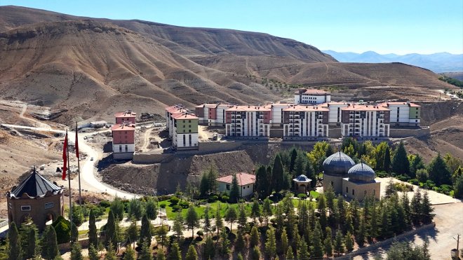 Darende'de depremzedeler için yapılan 256 konut kasımda teslim edilecek