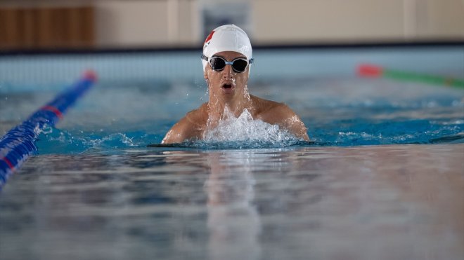 Erzurum'da 4 yıllık projeyle 42 bin çocuk yüzme öğrendi