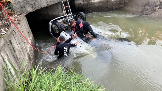 Erzurum'da sulama kanalına düşen araçtaki çift öldü