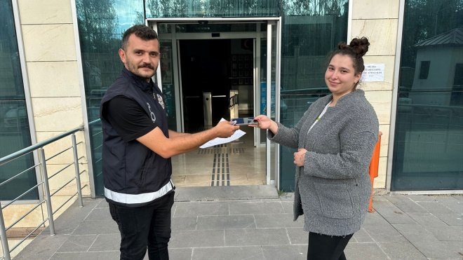 Erzurum'da vatandaşın kaybettiği telefon polislerin 2 günlük çalışmasıyla bulundu