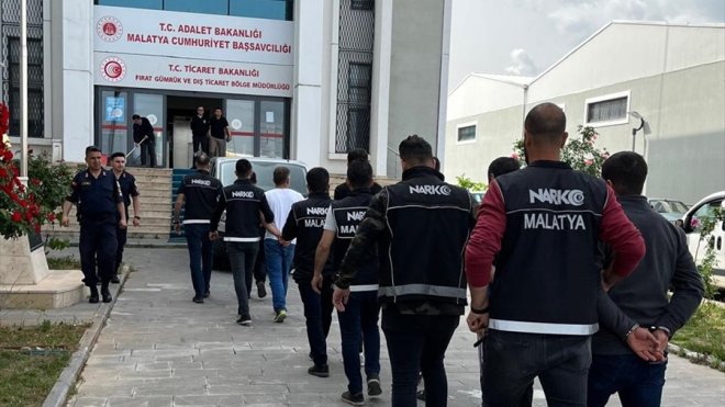 Malatya'da uyuşturucu operasyonunda 17 zanlı tutuklandı