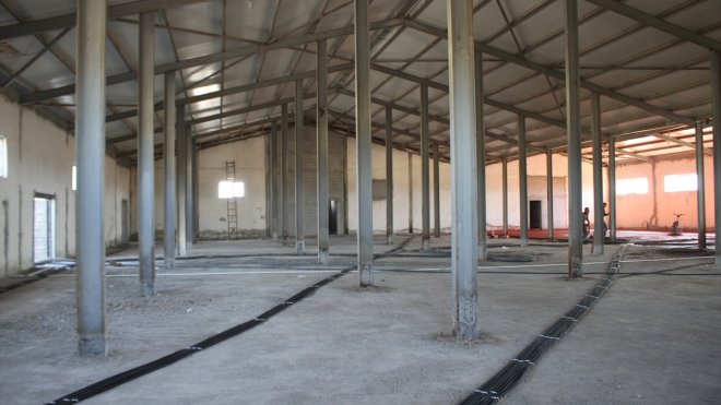 MUŞ - 200 kişinin istihdam edileceği tekstil fabrikası inşaatı sürüyor1