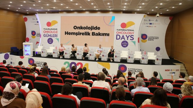 Muş'ta "11. Uluslararası Onkoloji Günleri" etkinliği devam ediyor