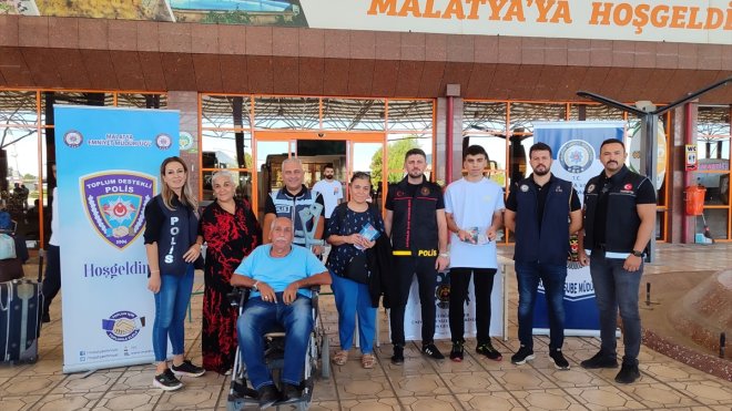 Polisten öğrencilere güvenlik bilgilendirmesi1