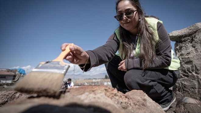 Pulur Höyük kazılarında 7 bin yıllık yaşam izi gün yüzüne çıktı