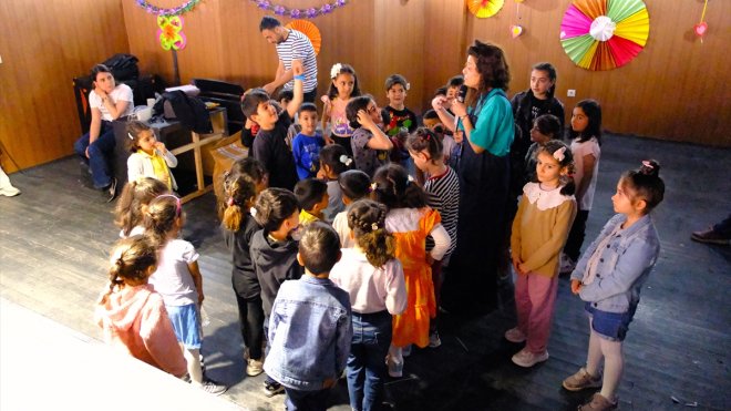 VAN - 90 bin kişi, tiyatroyla buluşturuldu1