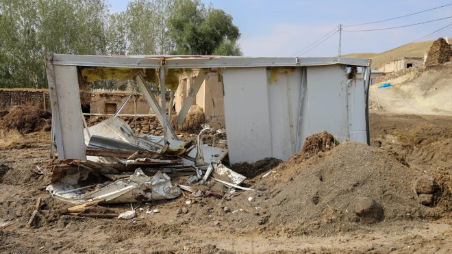 Van'da selin zarar verdiği mahallede çalışmalar sürüyor