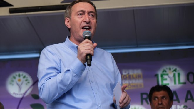 DEM Parti Eş Genel Başkanı Bakırhan, Van'da "Dünya Barış Günü" mitingine katıldı