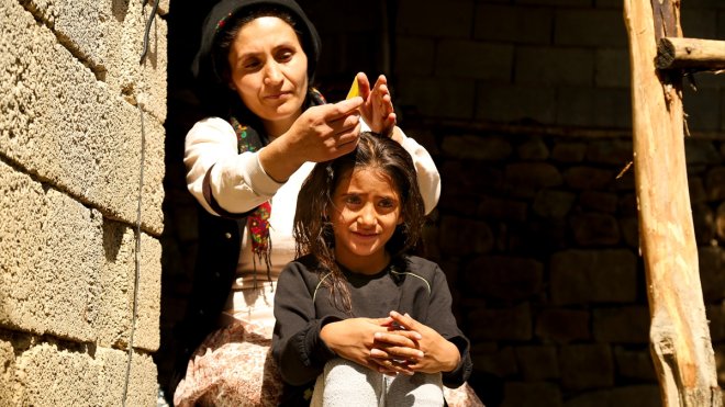 Mezrada yaşayan Hasret, bu yıl da okula yalnız başladı
