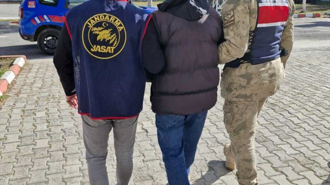 Ardahan'da üst ve araç aramasında 5 ruhsatsız silah ele geçirildi