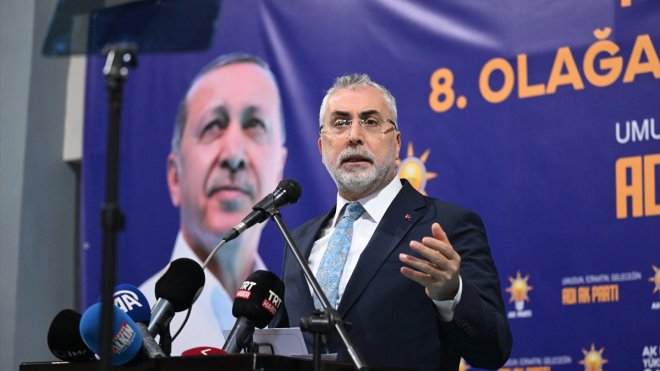 Çalışma ve Sosyal Güvenlik Bakanı Işıkhan Hakkari'de AK Parti İlçe Kongresi'nde konuştu: