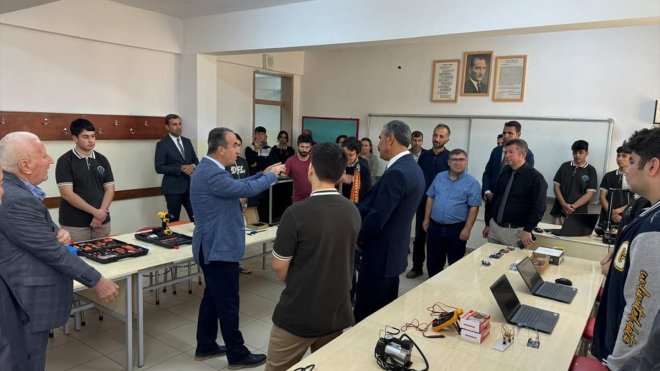 Doğanşehir Fen Lisesinde robotik kodlama atölyesi açıldı1