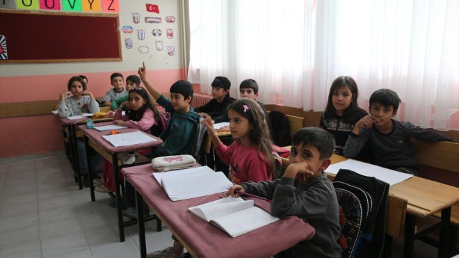 Eda öğretmen canlandırmalı eğitimlerle dersleri eğlenceli hale getiriyor