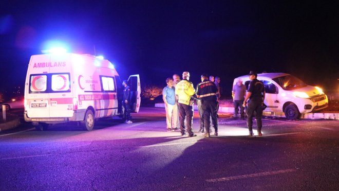 Elazığ'da otomobil ile hafif ticari aracın çarpışması sonucu 7 kişi yaralandı