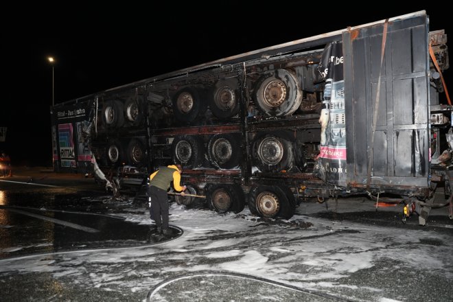 yüklü dorse hale halindeki seyir geldi tır Erzincan