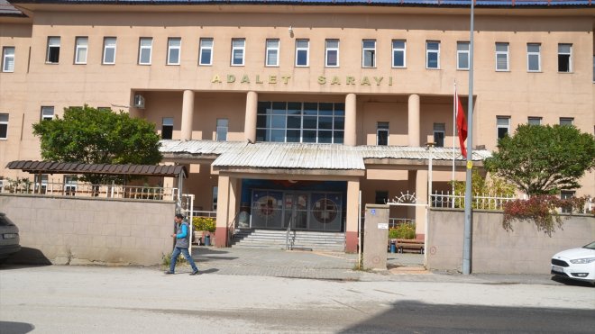 Hakkari'de "resmi belgede sahtecilik ve rüşvet" operasyonu kapsamında 5 şüpheli tutuklandı